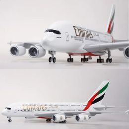 1160 Schaal 45,5 cm Vliegtuig Model 380 A380 VAE Luchtvaartmaatschappij Vliegtuigen Speelgoed met Licht Wiel landingsgestellen Diecast Plastic Hars Speelgoed 240307