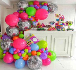 119pcs terug naar de jaren 80 90s Theme Ballon Garland Arch Disco 4d Radio Ballonnen Retro Party Decorations Hip Hop Rock PO Props H2204188512729615
