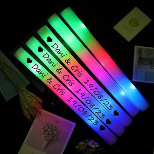 12/30/60 stcs LED Glow Sticks Bulk kleurrijke RGB Glow Foam Stick Cheer Tube Dark Light For Kerst Birthday Wedding Party Supplies 240401