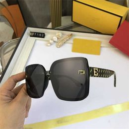 12% de réduction sur la vente en gros de nouvelles lunettes de soleil polarisées à la mode presbytie pour femmes lunettes élégantes et haut de gamme droites