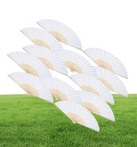 12 Pack Hand vastgehouden fans White Paper Fan Bamboo Folding -fans handheld gevouwen fan voor kerkelijk huwelijk Gift Party gunsten DIY8603418