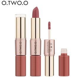 12 stks / partij o.two.o 2 in 1 mat lipstick lippen make-up cosmetica waterdichte pintalabios batom mate lip glanzend rouge gratis schip