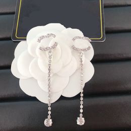 12 boucles d'oreilles de créateur de style pour femme lettre boucle d'oreille de luxe perle boucles d'oreilles fête de mariage bijoux accessoires cadeau