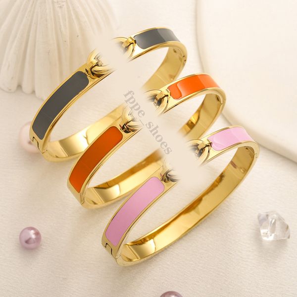 12 styles de bracelets avec lettres, cadeaux d'anniversaire élégants pour hommes et femmes, parfaits pour les fêtes d'anniversaire et au quotidien, accessoires de bijoux de luxe avec lettres