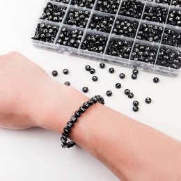 1200pcs / boîte acrylique anglais alphabet lettre de perles kits avec cordons extensibles pour nom bracelets bijoux de fabrication de perles acryliques