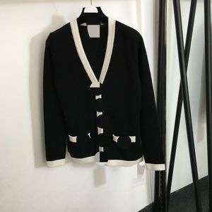 1202 L 2023 Piste Automne Marque Même Style Pull À Manches Longues Col En V Noir Jaune Cardigan Femmes Vêtements De Haute Qualité Femmes 20239137