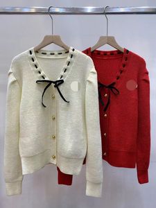 1228 L 2024 Brandue d'automne de piste Say Sweater blanc rouge à manches longues Cardigan Crew Neck Vêtements Womens High Quality Womens Qian