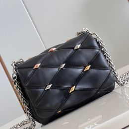 12A Mini bolso de diseño de calidad de espejo 12A 15 cm GO-14 Bolsos de lujo de piel de cordero para mujer Bolsa de cadena de hombro de color negro de cuero real de cuero negro