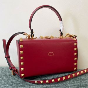 Spiegelkwaliteit doos klinknagel zak kalf leervormige zakken vintage messing hardware mode trunk tassen verstelbare afneembare schouderband schouder crossbody tassen