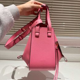 12a Designer Tas Hamk Swing Tote Bags Geometrie Crossbody Schouder Geometrische vaste handtassen Zachte graan Koehide Embossing Hobos Tassen 240415