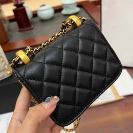 12cm Mini Cosmétique Designer Sacs Cas Femmes Sac À Bandoulière En Cuir Véritable Chaîne En Métal Doré Double Petites Boules Dorées Sac À Main Flap Sho