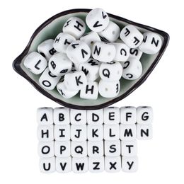 12 mm 50pcs Lettres en silicone perles d'alphabet anglaise bébé teether pour nom personnalisé DIY Pacificier Clip de chaîne