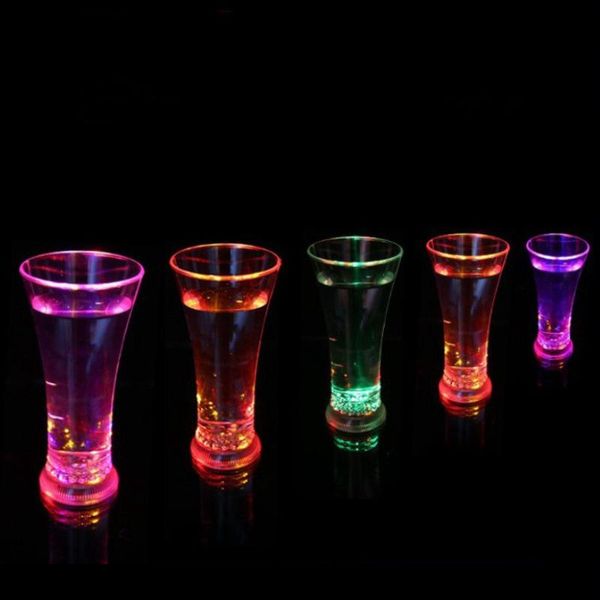 Vasos divertidos para beber, taza de Color arcoíris, tazas LED parpadeantes, taza de agua, bebida fresca, cerveza, copas de vino, Bar, decoración de fiesta CYZ