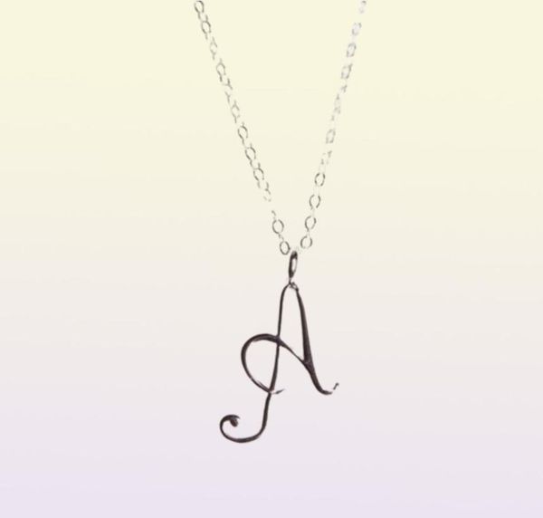 12P Monogramme Anglais Initial Alphabet Une Petite Lettre Charme Collier pendentif en métal pour Fiançailles Chanceuse femme mère men039s fami7822675