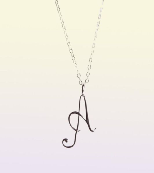 12P Monogramme Alphabet Initial Anglais Une Petite Lettre Charme Collier pendentif en métal pour Fiançailles Chanceuse femme mère men039s fami2316144