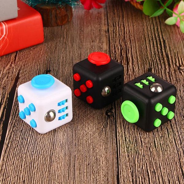 12 pièces bébé jouets sensoriels construction Silicone blocs saisir jouet 3D Silicone blocs de construction balle molle enfant caoutchouc bain Cube bébé ToyZZ