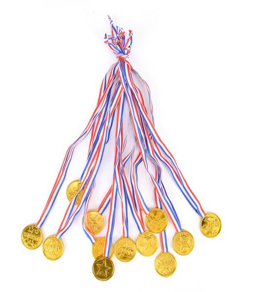 12pcs Enfants Gold Winners Plastic Médailles Sports Day Party Sac Prix Awards Toys for Party Decor6554201