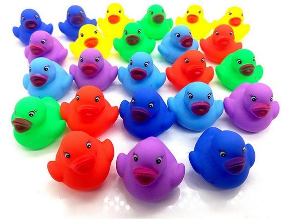 12 pièces canard en caoutchouc animaux mixtes natation eau jouets coloré flotteur presser son grinçant jouet de bain pour bébé jouets de bain