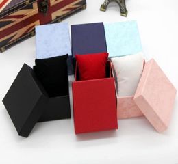 Boîte de montre 12pcs Boîte cadeau élégant pour les hommes Femmes Montre des emballages Boîtes en papier dur 3Colors Bleu rouge noir4882818
