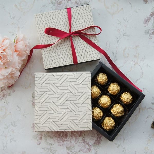 13.1 * 13.1 * 3.5cm vague thème simple 10 set Chocolat Boîte De Papier Saint Valentin Cadeaux D'anniversaire De Noël Emballage Boîtes De Rangement 220427