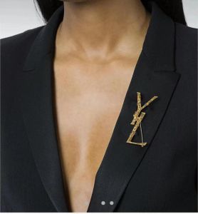 13 merkontwerpers eenvoudige letter Y dames gouden mantel knop set broche bruiloft sieraden accessoires