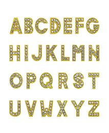 1300 stuks slot AZ Goud kleur vol strass Slide letter 8mm diy charms alfabet geschikt voor 8MM lederen polsbandje sleutelhangers9134365