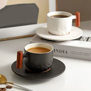 Tasse de café rétro en céramique bleu 130 ml avec soucoupe mini filtre à eau à thé maîtrise en bois cadeau à la main 240420