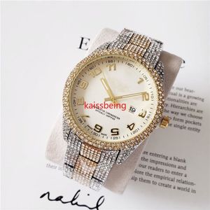 138 Hoogwaardige herenvrouwen kijken Volledige diamant Iced Riem Designer Horloges Kwarts Beweging Paarliefhebbers Clock Wolshipes186f