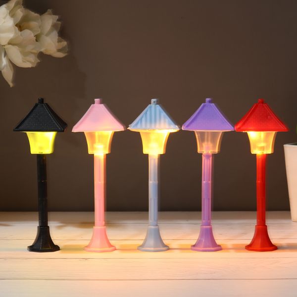 Modèle de lampadaire LED 13cm, éclairage à tête unique, aménagement de Train, jouets, Figurine artisanale, ornement, poupée Miniature, décor de jardin féerique