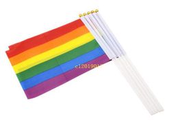 14 * 21cm Gay Pride Flag Lesbian LGBT Kleurrijke Regenboog Hand Waving Banners met plastic vlaggenmasten