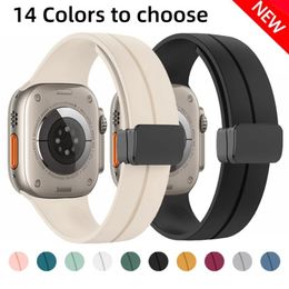 14 kleuren rubberen band voor Apple Watch Ultra Band 49mm 44 mm 45 mm 41 mm 40 mm 42 mm 38 mm 45 mm Siliconen Magnetische armband Iwatch -serie 8 SE 7 6 5 3