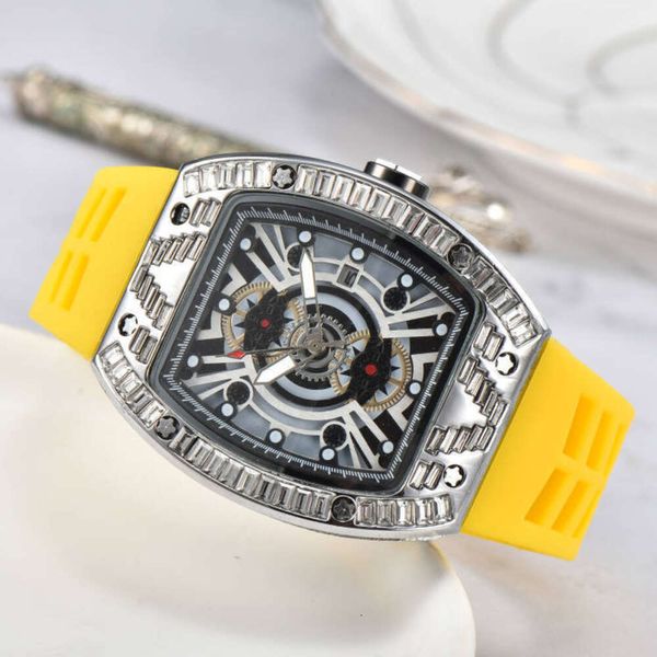 14 Nouveau style Square Diamond Luxury Personnalisé x Barrel En forme de bracelet pour hommes 97