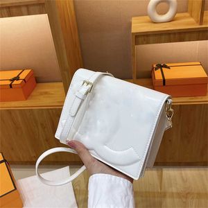 14% OFF Sac de designer 2024 Sacs à main Baobao Network Rouge Simple et Style occidental Femmes Petit carré coréen polyvalent mode une épaule bandoulière