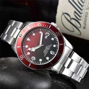 14% de réduction Watch Watch Tudo for Men Mens Three Needles Quartz Top Luxury Clock Geneva Steel Strap Montre de Luxe
