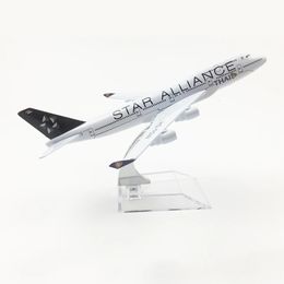 Avión a escala 1400 Boeing 747 THAI Star Alliance 16cm Avión de aleación B747 modelo juguetes niños regalo para colección 240118