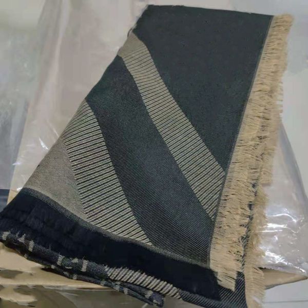 140x140cm cachemire foulards 4 Sécroquettes de saison homme châle châle châle écharpe 3 couleurs hautement qualité