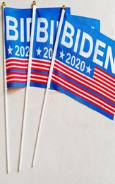 1421cm 1pcs Joe Biden Banner pour 2020 Élection Flag à main Président de jardin Décoration Banner pour la bannière de jardin de pelouse de cour LJJK3992310