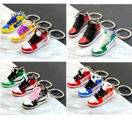143 estilos Diseñador 3D Zapatos de baloncesto Modelo Llavero Plástico Vinilo Estereoscópico Zapatillas de deporte Llaveros para mujeres Hombre Niños Bolsa Colgante Regalo Zapato deportivo Llavero