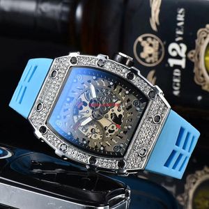 147 nuevo reloj de cuarzo con flor de fuego para hombre, reloj de pulsera de diseño inoxidable para hombre, reloj de pulsera deportivo clásico de goma amarilla con diamantes