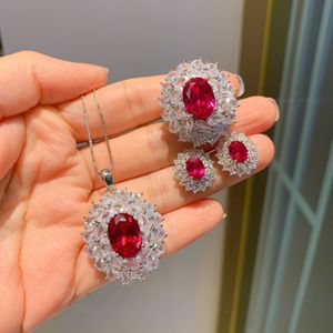 14K Gold Flower Lab Ruby Diamond sieraden Set Betrokkenheid Wedding Ringen oorbellen ketting voor vrouwen bruidsjuwelencadeau
