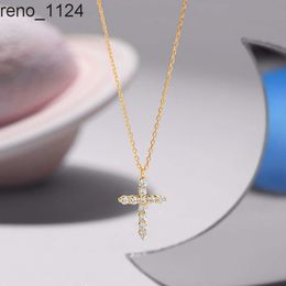 Collier croix pour femmes plaqué or 14K | Pendentif croix en diamant | Collier en or pour femmes/bijoux de mode de luxe léger de foi