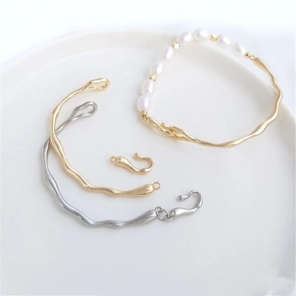 Bracelet de branche irrégulière enveloppé en or 14K avec des accessoires de perles de lave blanc bricolage B738 240416