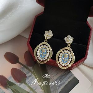 Pendientes retro estilo puerto chapados en 14K Encanto tierno Barroco en forma de agua dulce perla llena 925 aguja de plata diseño hecho a mano temperamento mate vintage