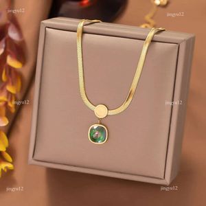 14K Geel EEFS Gold Square Stone Pendant ketting voor vrouwen klassieke vrouwelijke goudkleur Flat Snake Chain Wedding Sieraden G S