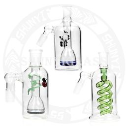 14mm 18mm Ash Catcher Narguilé pour Dab Rig Bang en verre 45 90 Accessoires de fumée Couleur mélangée avec l'accessoire de tabac Panda Showerhead Perc de shunyiglass