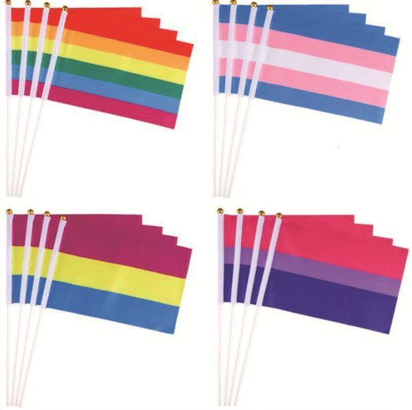 14X21CM Gay Pride Drapeaux Facile à Tenir Mini Petit Arc-En-Ciel Avec Mâts Décor À La Maison Amical LGBT Drapeau National Main Voiture Geminbowl main Agitant