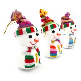 15 * 7 cm Noël bonhomme de neige jouet poupée petit bonhomme de neige avec coloré pour la décoration de Noël mignon arbre de Noël accrocher des décorations taille moyenne CS015