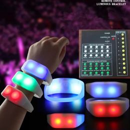 15 Pulseras de silicona LED Mincheas RGB Cambio de color con 41 kiley 400 metros 8 Control remoto de área Muñecas luminosas para conciertos de clubes Prom 0516 JJ 5.20