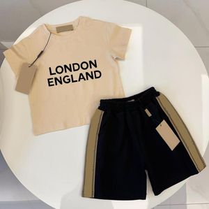 15 modèles Designers d'été vêtements pour enfants ensembles de t-shirts à manches courtes