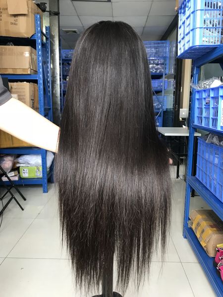 150 Densité top qualité d'apparence naturelle perruque de dentelle de cheveux humains perruque de fermeture droite pour les femmes